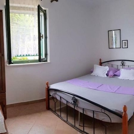 Holiday House Jakov Gdinj Esterno foto