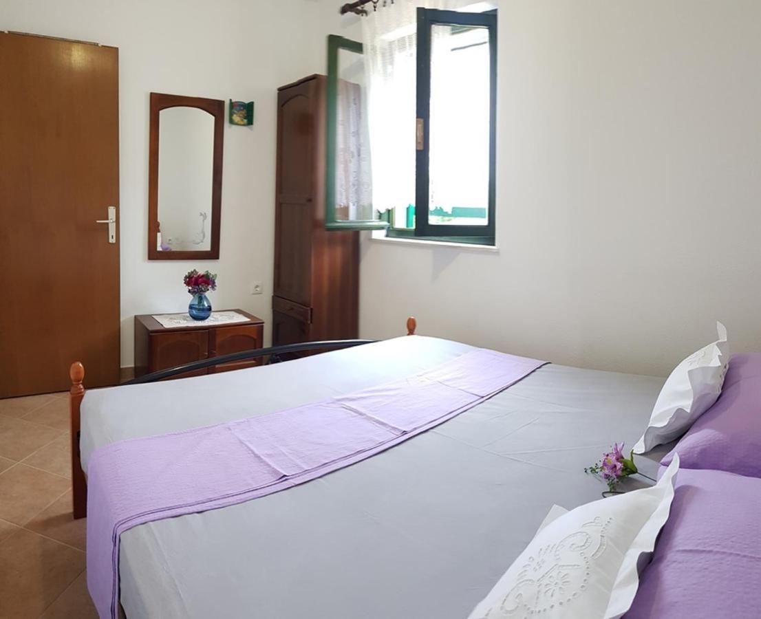 Holiday House Jakov Gdinj Esterno foto